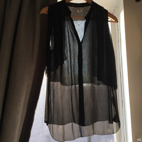 Wilfred 100% silk button up tank in black - Picture 4 of 4